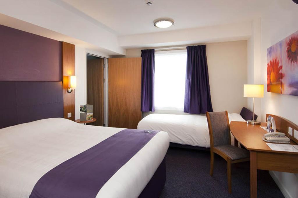 Premier Inn Birmingham City - Aston Room photo